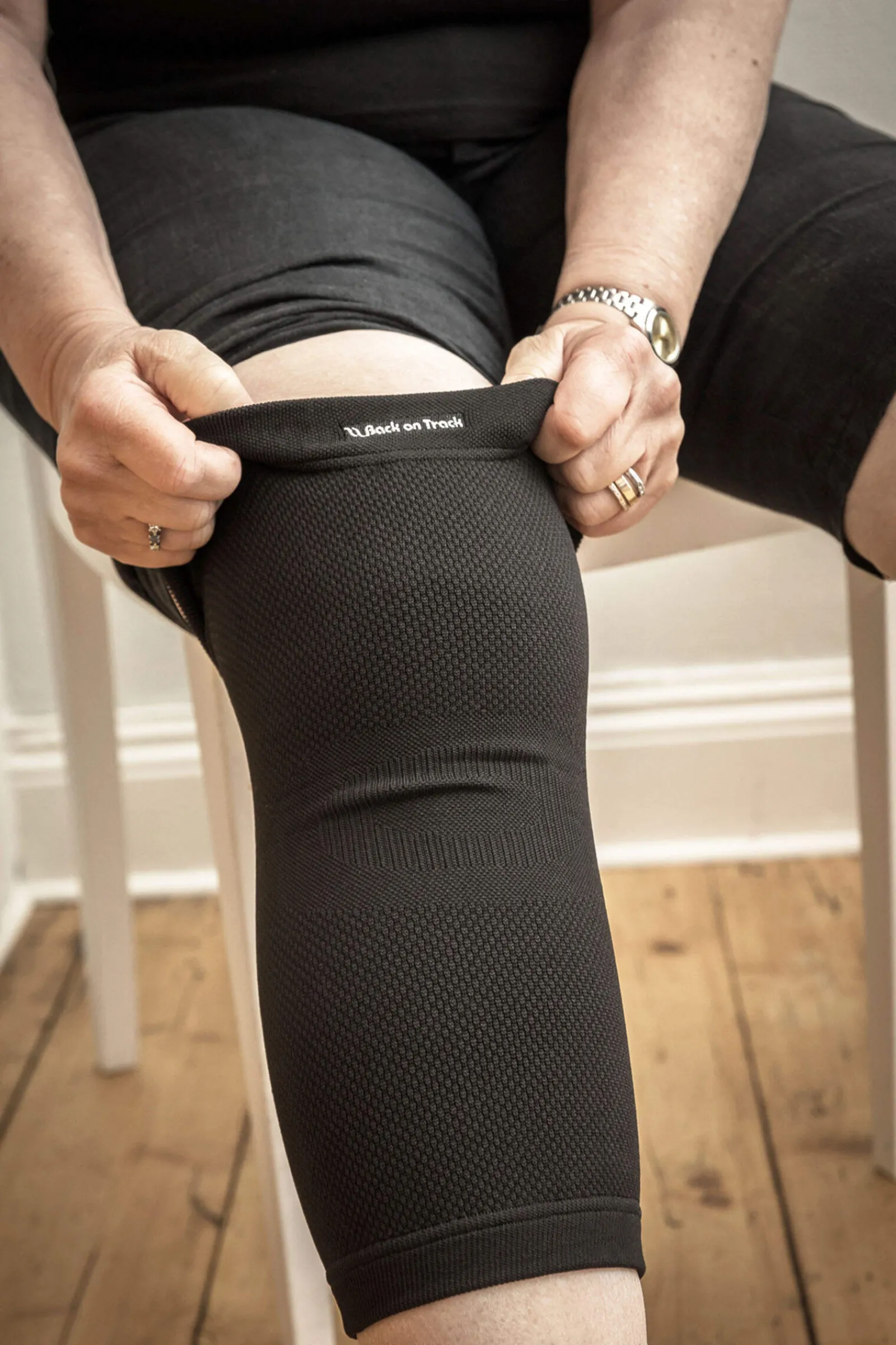 Clearance Back on Track Physio Knee Brace, 4way stretch Therapy & Regeneration