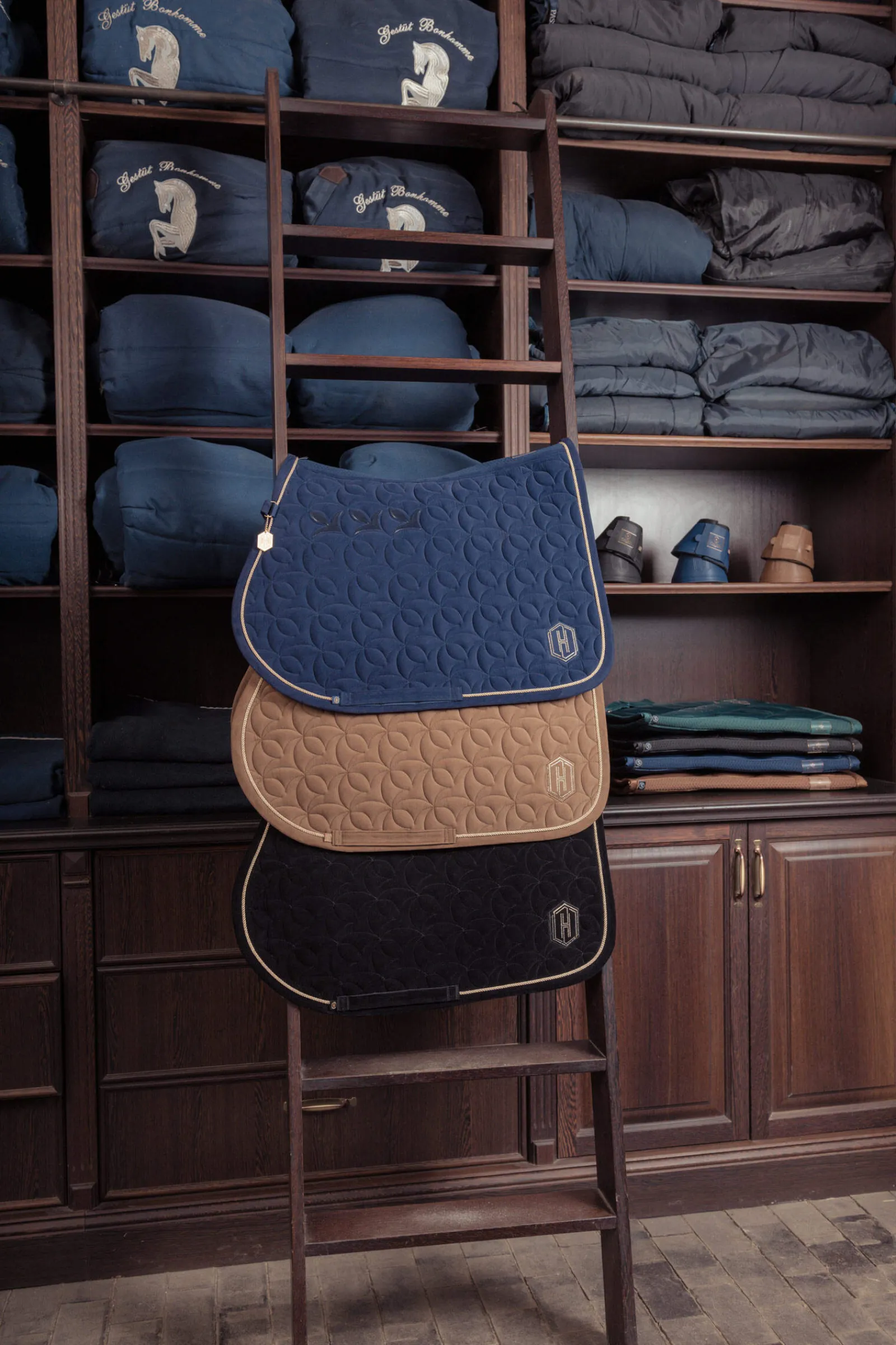 Outlet Heritage AW24 Velour Emblem All Purpose Saddle Pad Pony Saddle Pads|All Purpose & Jumping Saddle Pads
