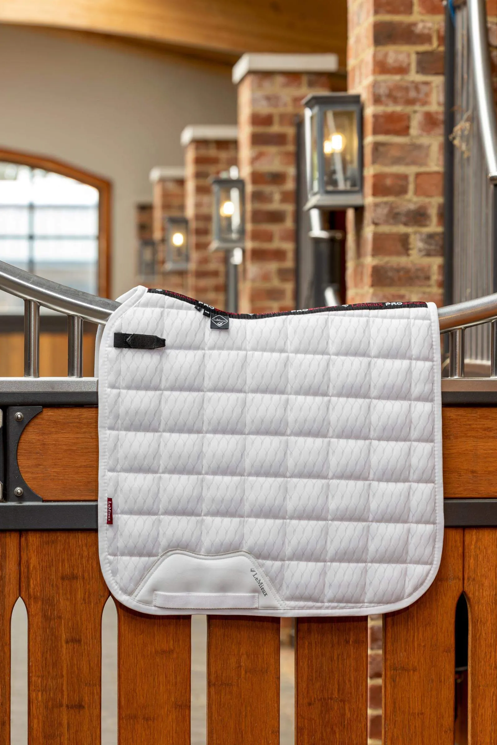 New Carbon Mesh Air Square Dressage Saddle Pad Dressage Saddle Pads